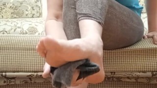 Giantess Squishing Tiny On The Bottom Of Her Feet